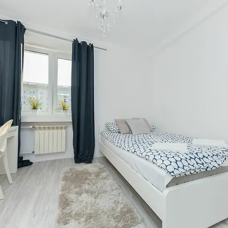 Shortstaypoland Jana Pawla B36 *